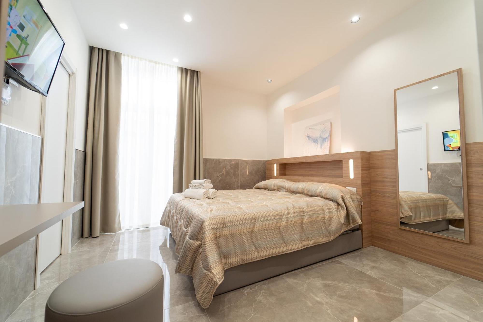 Le 4 Stagioni Dante H Centro, By Clapa Group